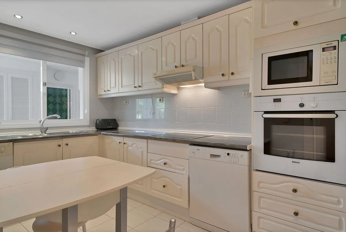 f972bf0e-0eac-4e05-93de-771dda68bf60