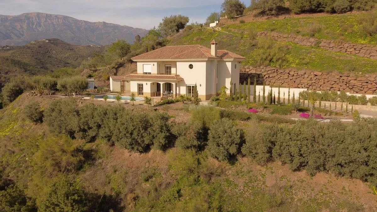 1591ccd2-5be2-4934-8bbd-2141609c03e8