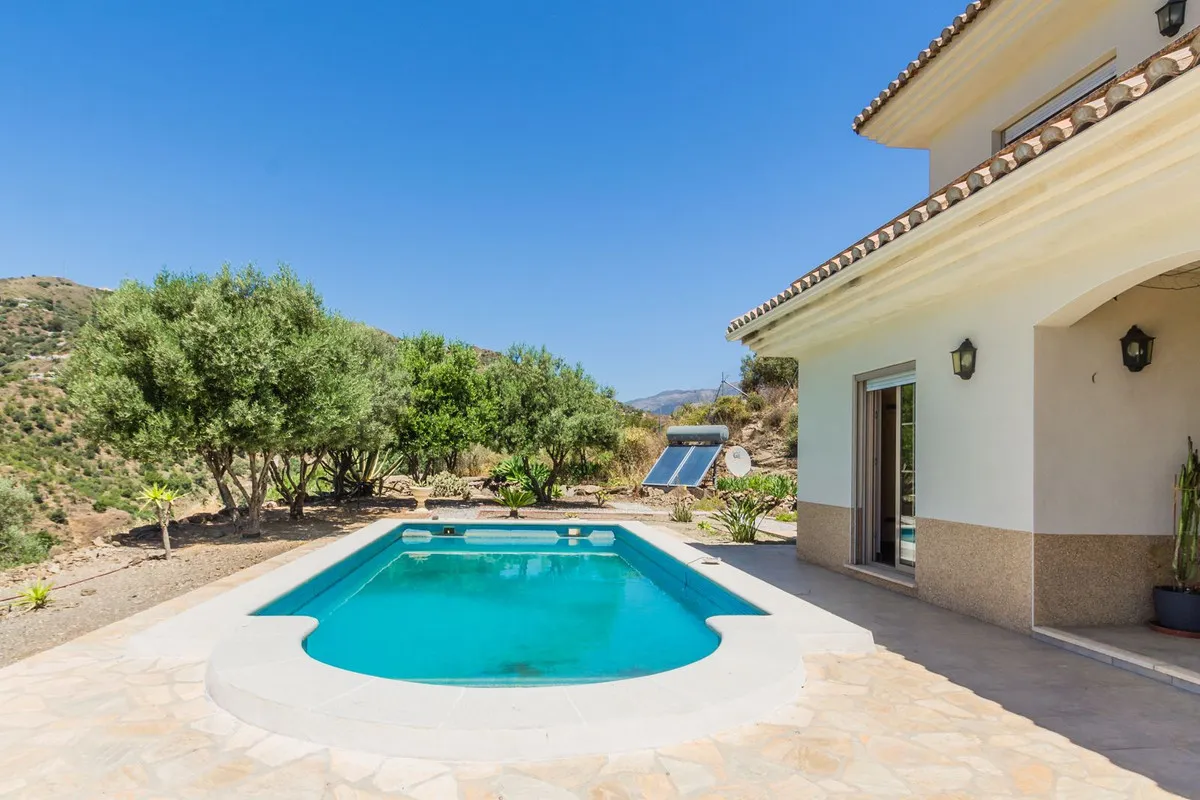 63fd9842-b9c8-484b-97ef-31d1827183ec