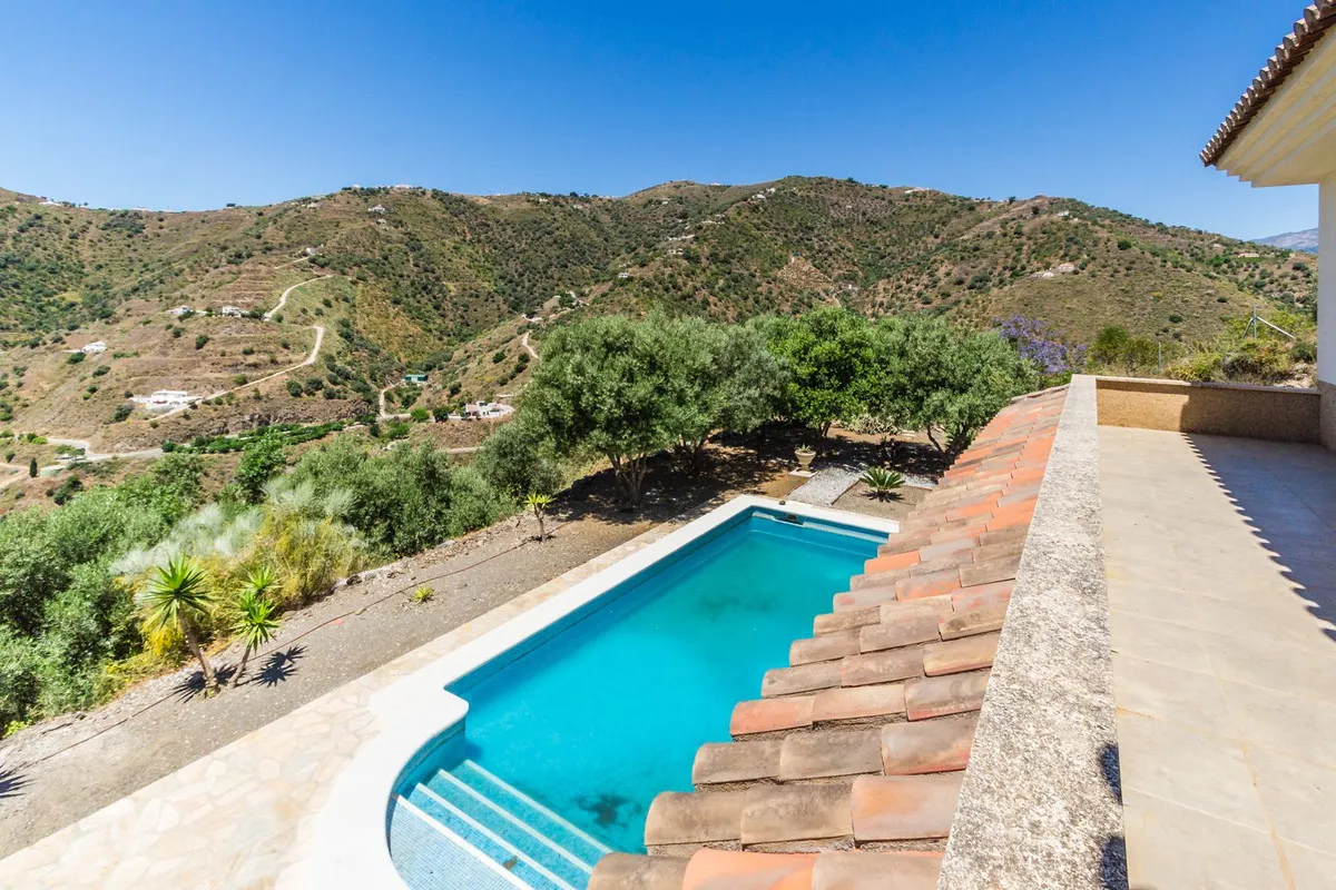 68456910-85b2-400d-8637-5f9039697e7e