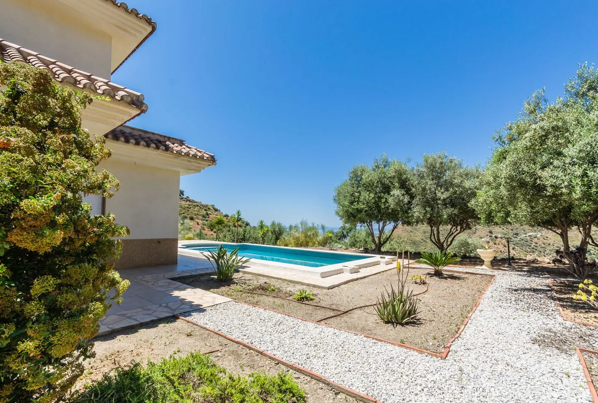 b91f82fa-f8a1-40b3-a92e-6a64321dcbbe