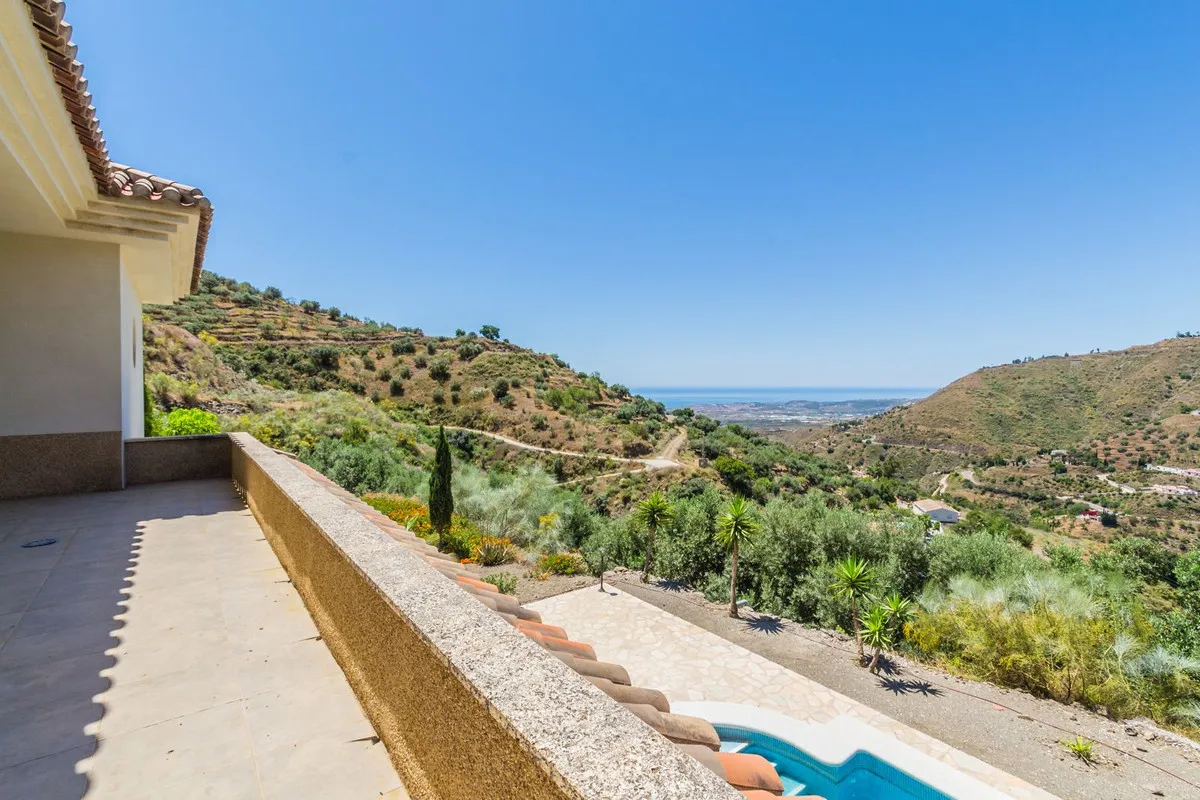 f7a95042-a2dd-45e9-b1f8-d46bf94de428