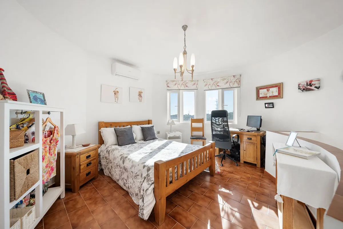 02951919-e30b-4e48-be6a-869cee575409