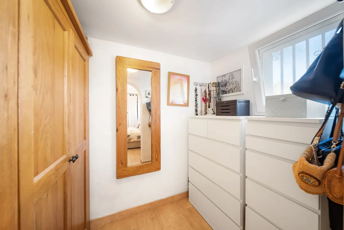 2ba005c1-e53b-4da8-bc87-e41d6a8908f7