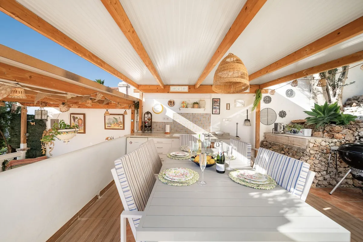 2c9753fd-6a58-454d-bd26-a70109780174