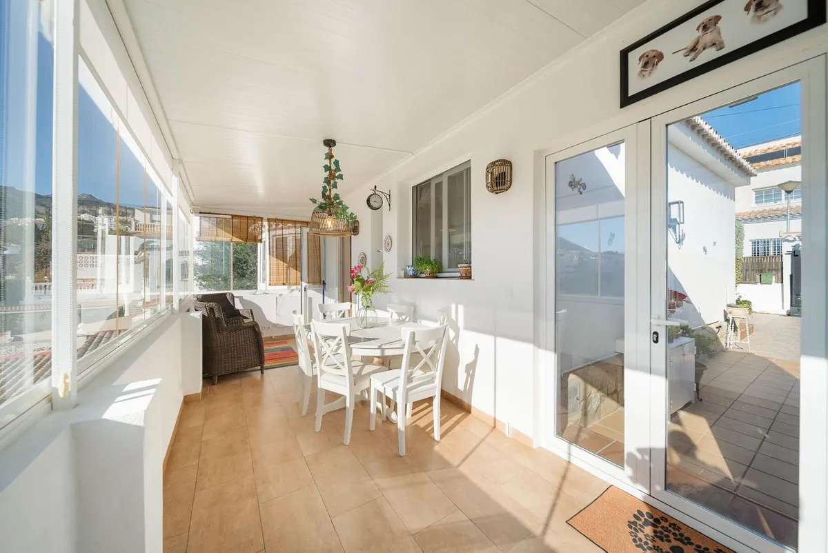 385670a2-4bf0-4ff8-8b87-907fa8c2204d