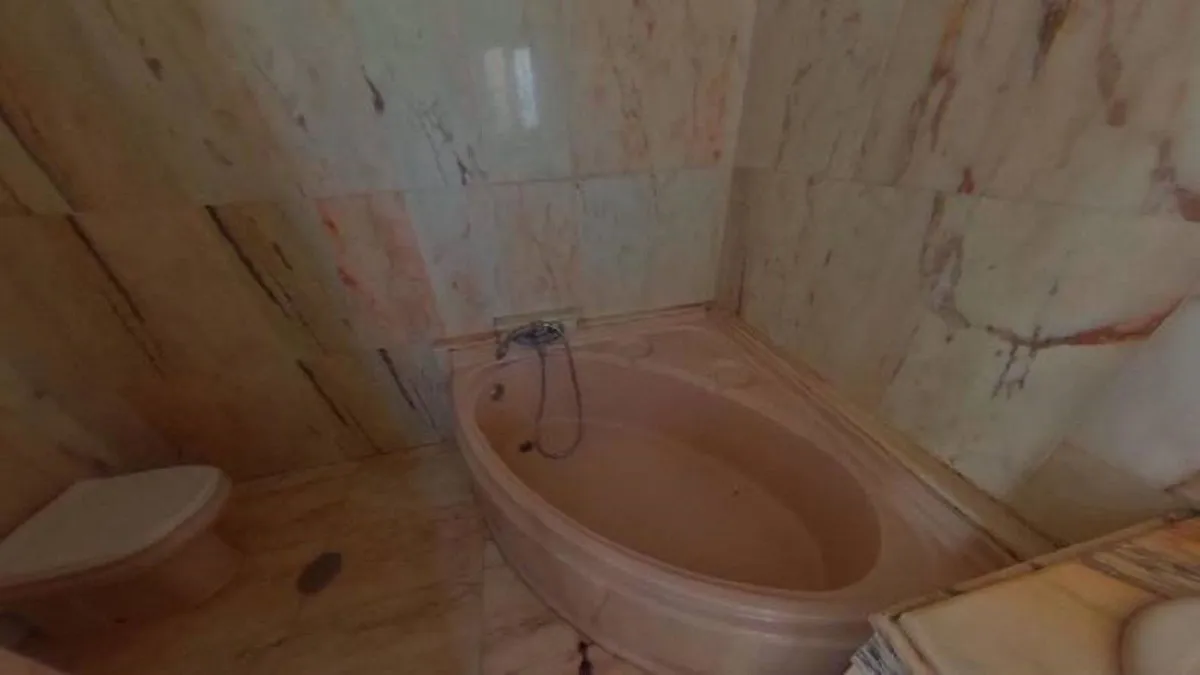 f2e51848-9cb4-4e60-ada7-d57905a4fc1f