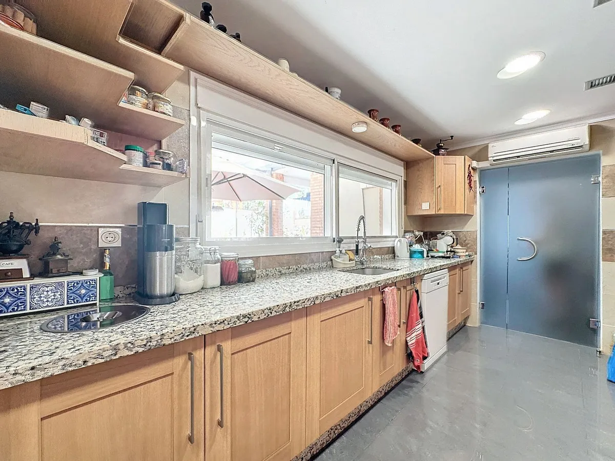 1a65621d-187f-4742-811f-eb918330859d