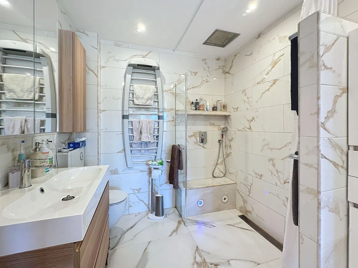 23e5c953-7125-4414-900b-c1625cbb4bea