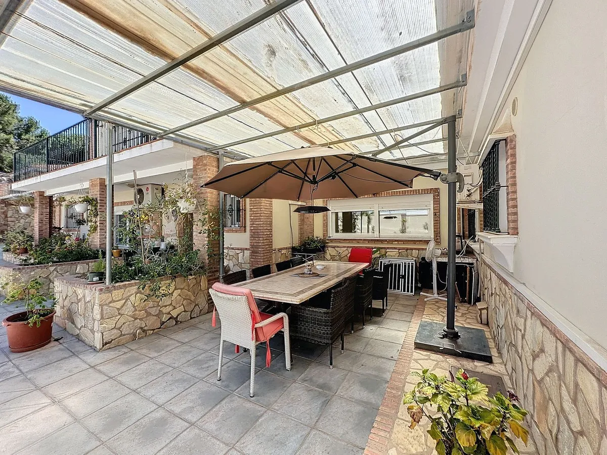 27fde0dc-73c8-49ed-91d7-aae5477eddd6