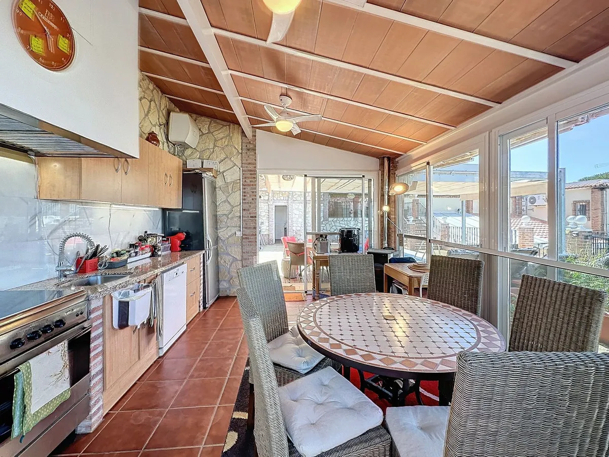 4ef10c48-1f7d-4df0-9890-a5fe44034d7f