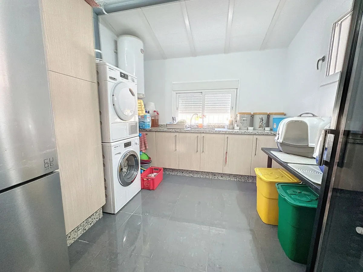 c0484351-d51e-4e6a-a6b8-9d4e3b5b9a6b