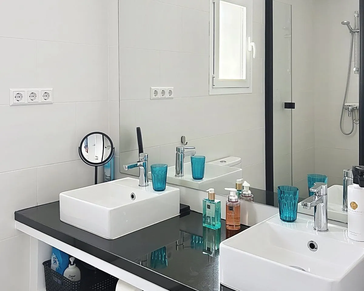 769a66e9-e48b-4049-a520-6cc769f3c611