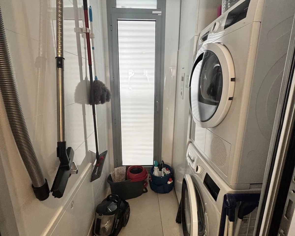 ff2b64f3-a52b-4451-9e1d-0f52fa261d19