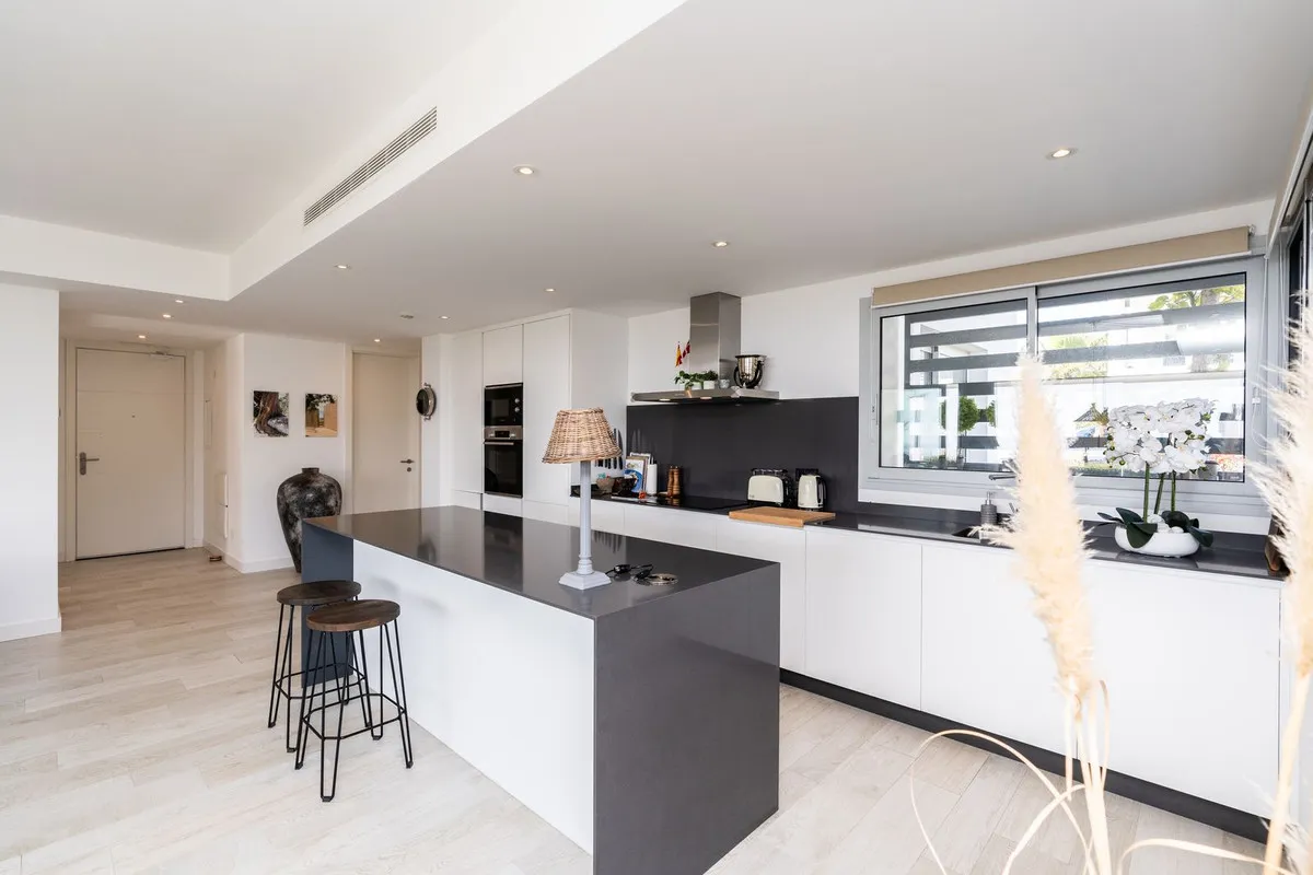 0e9577d3-1048-4e1a-889e-3ce500fb2282