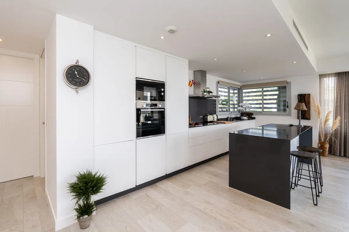 b3f5fd80-08c8-4a8a-837a-9a291960288d