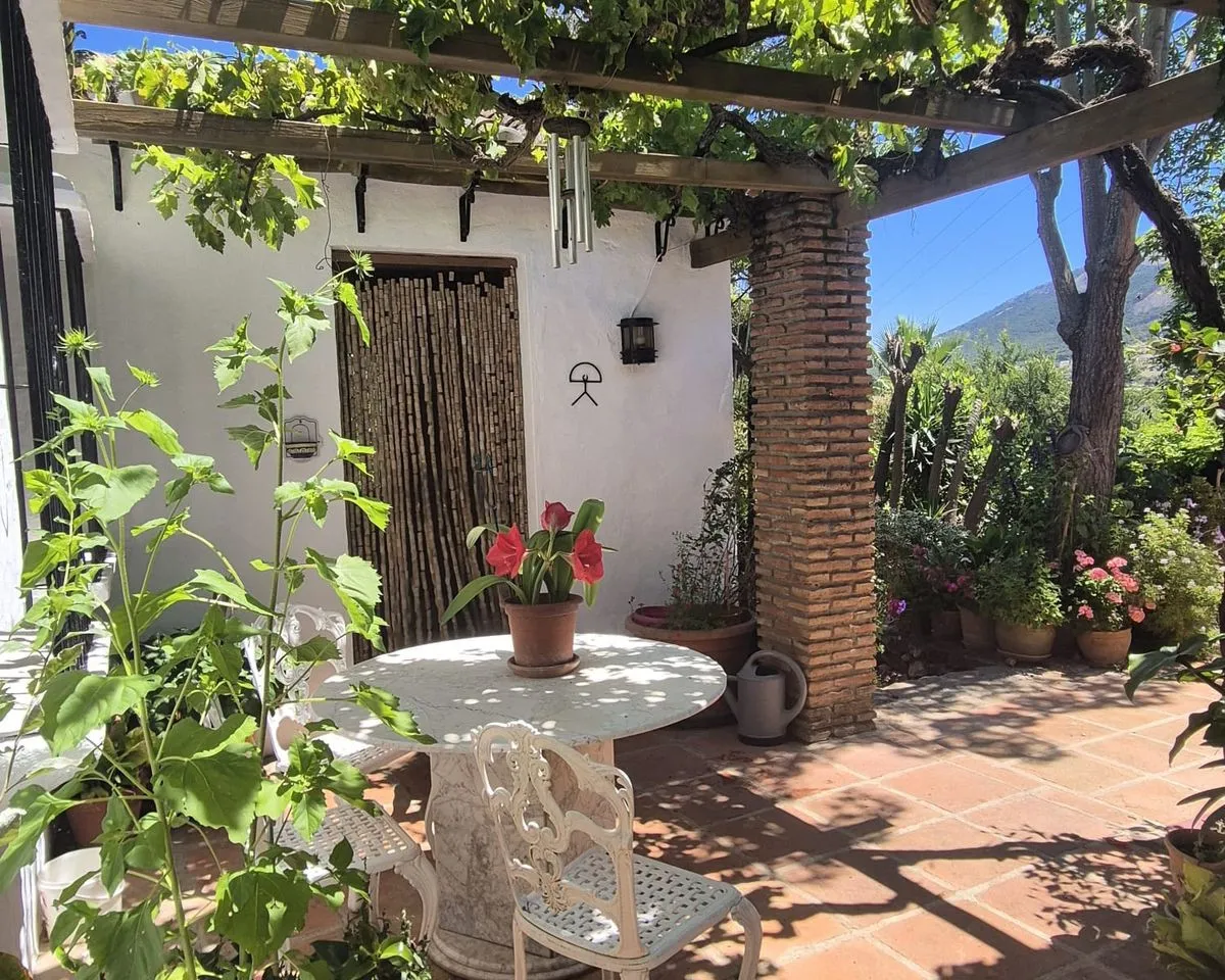 69edca8f-0150-401c-8a60-ba07e5741219