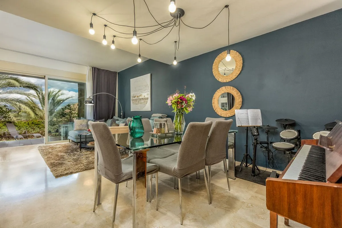 84590b90-24a1-44ac-b44d-e378c61f6f38