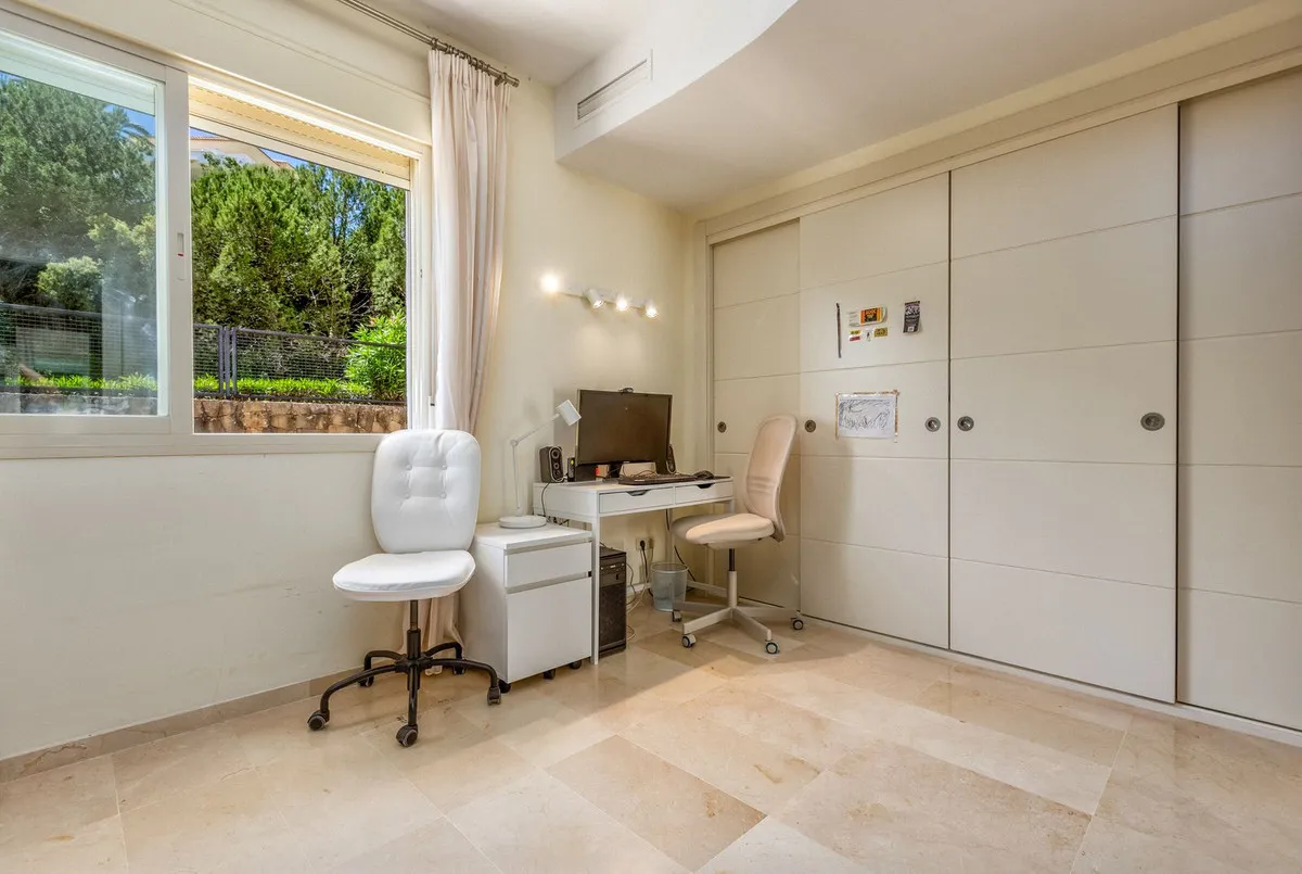 ddba2a18-f0ca-48ea-b32e-a752632c2efb