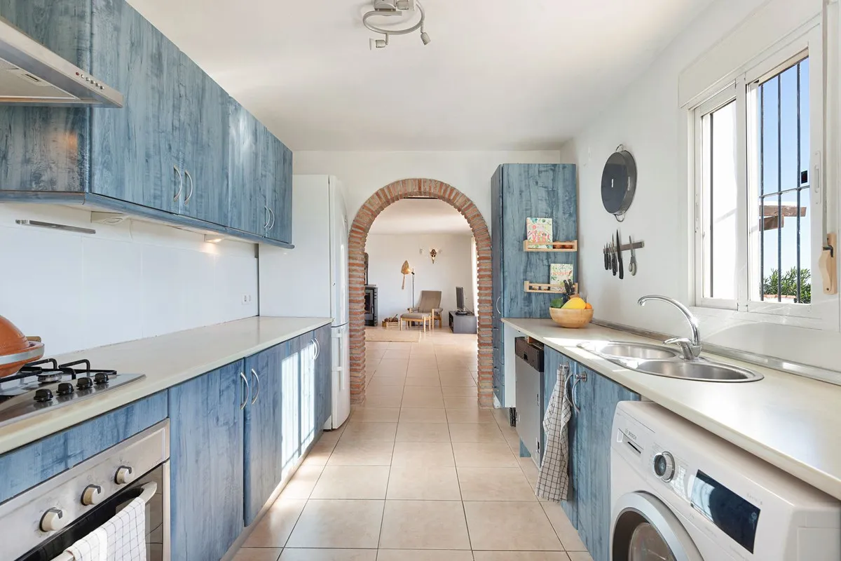 1aebb008-1b02-45fb-b0c6-1734447f8101