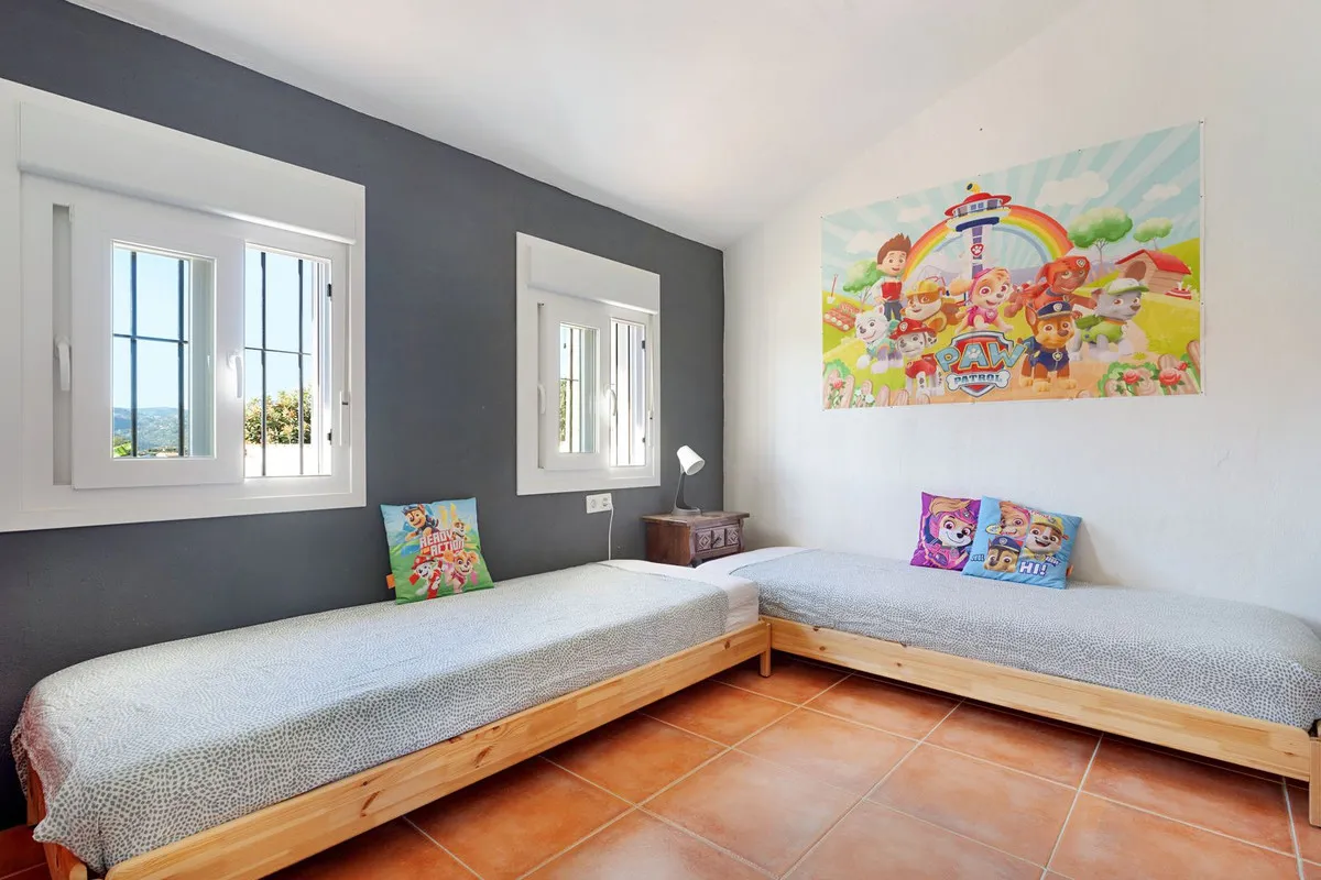 a1c64cbb-b959-4cb3-8a4d-0208e0671873