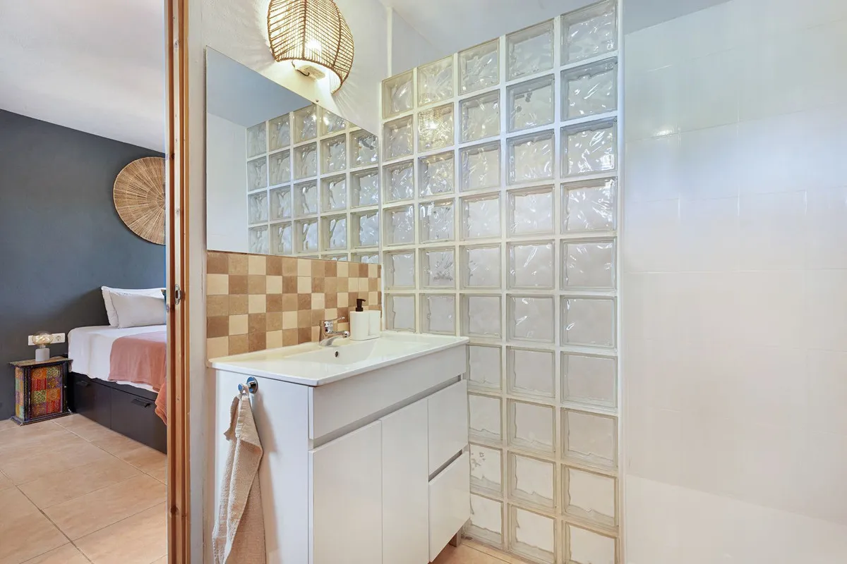 a30f3c3d-d3ba-4a45-b47e-3794aa78d371