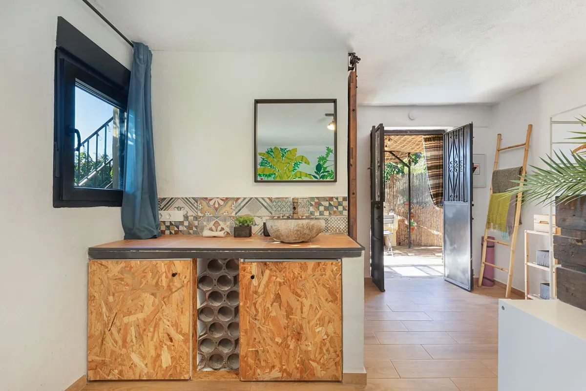 a8e08909-9c1b-40b5-9f36-f35a2444c823