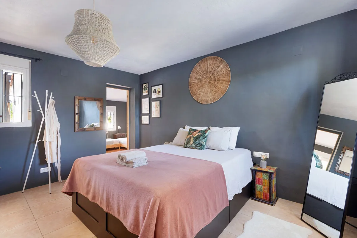 e8a06415-4856-4ef9-ad1f-1e03c4043585