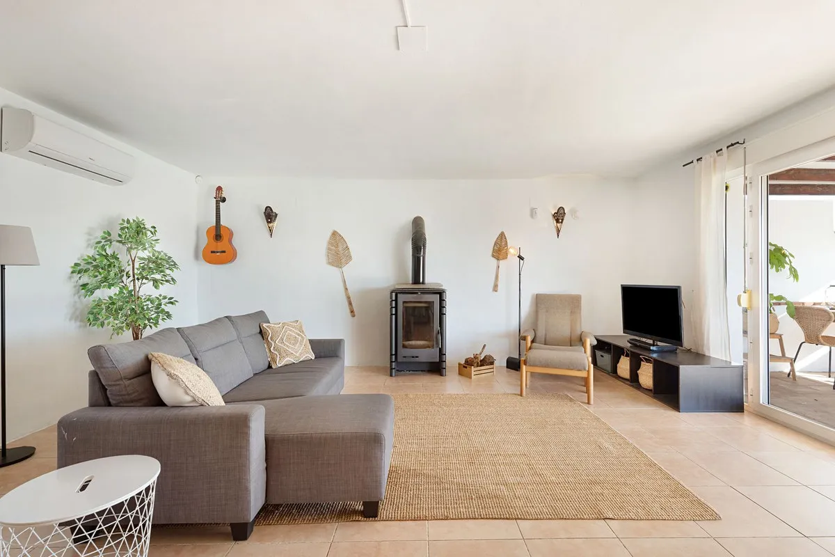 e942ba58-3d15-42a4-95db-08e445ae770e