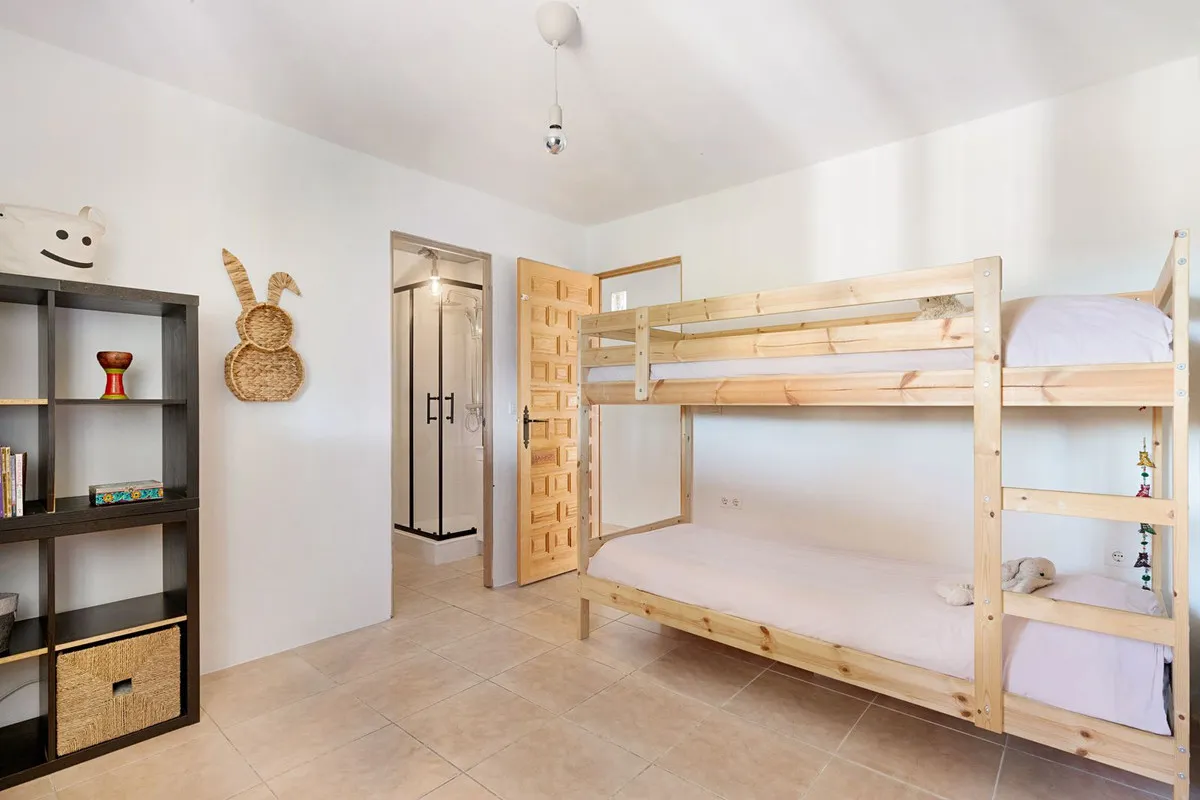 ec85b462-3365-4dde-96c4-38d587e6fb04