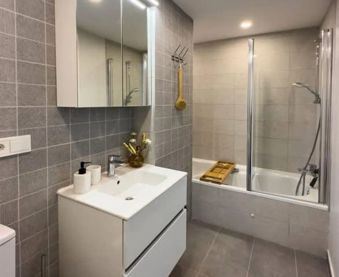 5bb83185-5f9c-48f0-8be1-9411867d5505