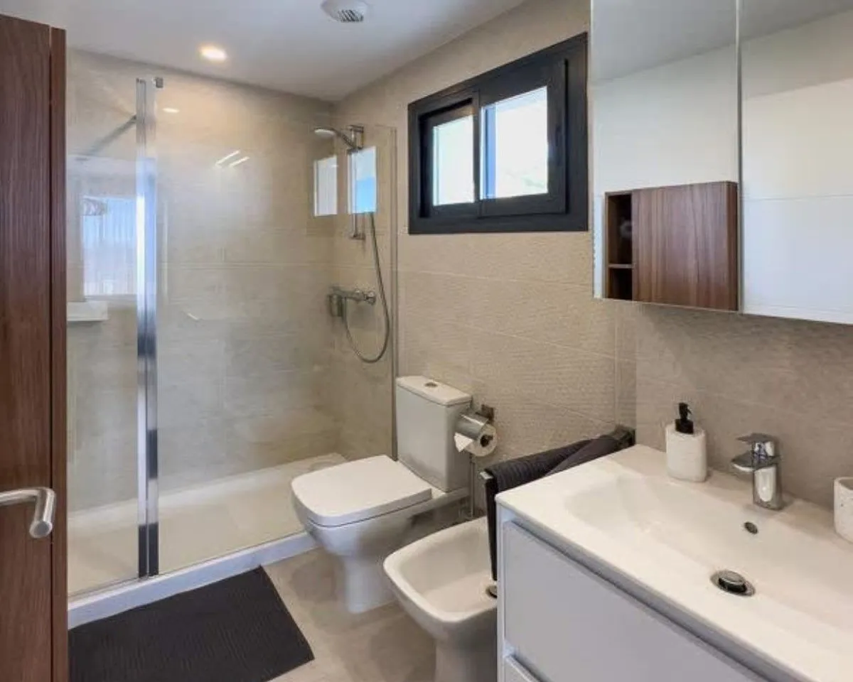 ce8204ea-e4be-4cbf-9bb0-cac0a0a76d90