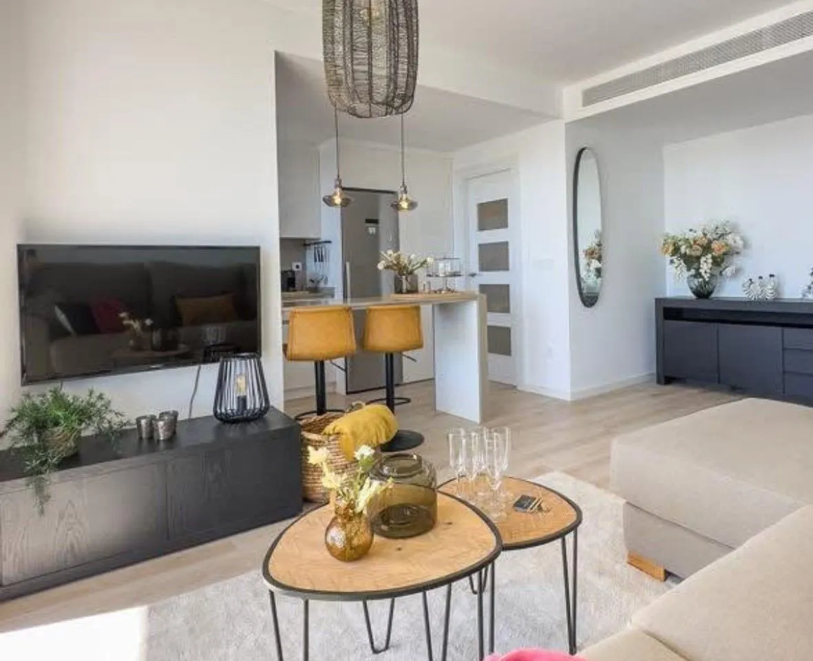 f38f9f4c-b08a-4d1a-b5c3-b3e9b1afb9e6