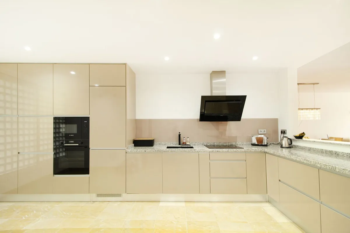 1e61d2f9-4f83-4bde-859f-8988887d707c