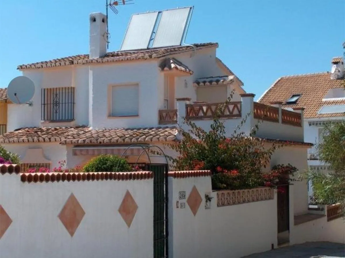 b3178584-404c-4fcf-ab26-9b5fbac6719a