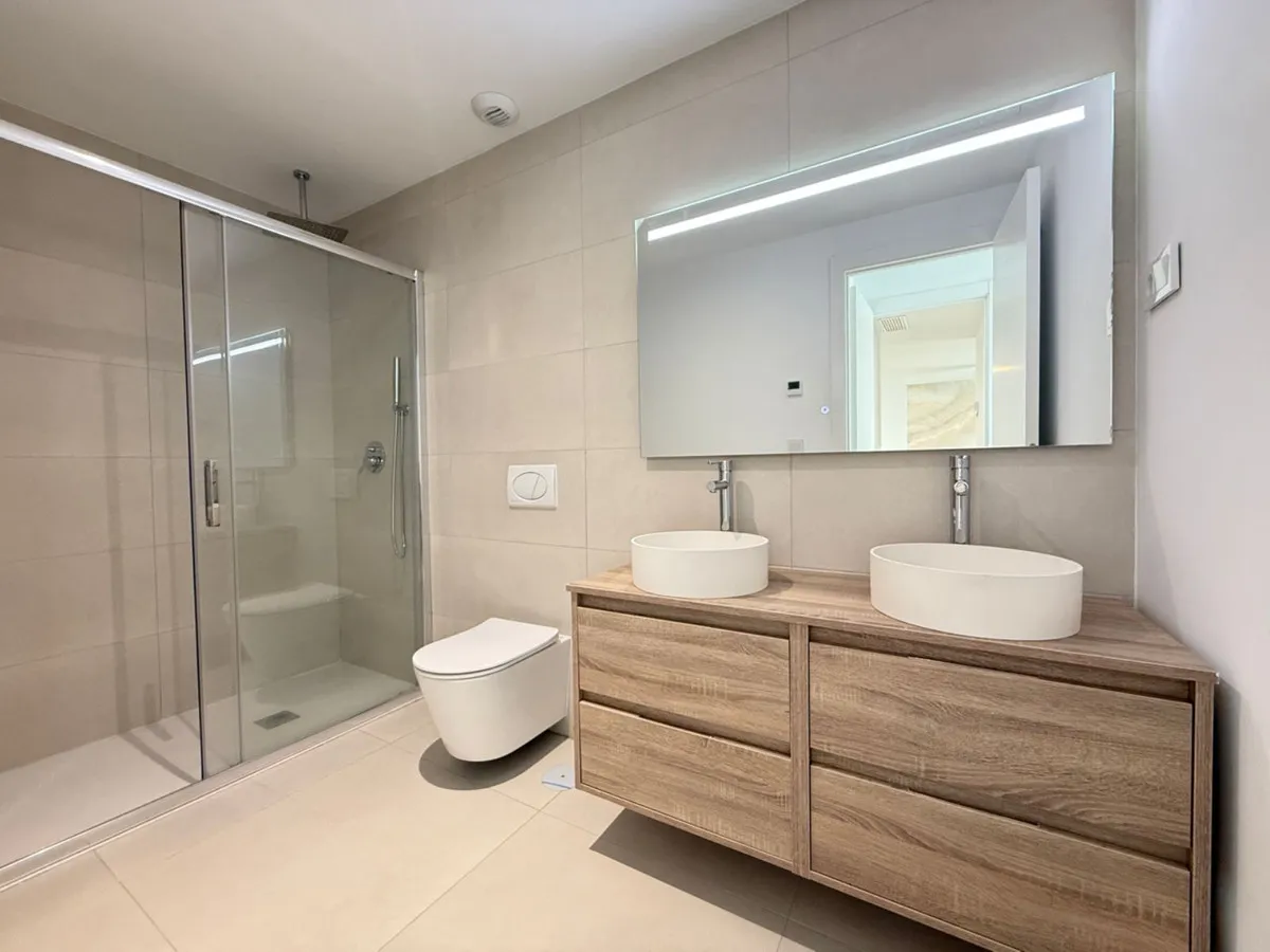 fb9817b2-ef72-4bb8-b160-8cb87f4e8f1f