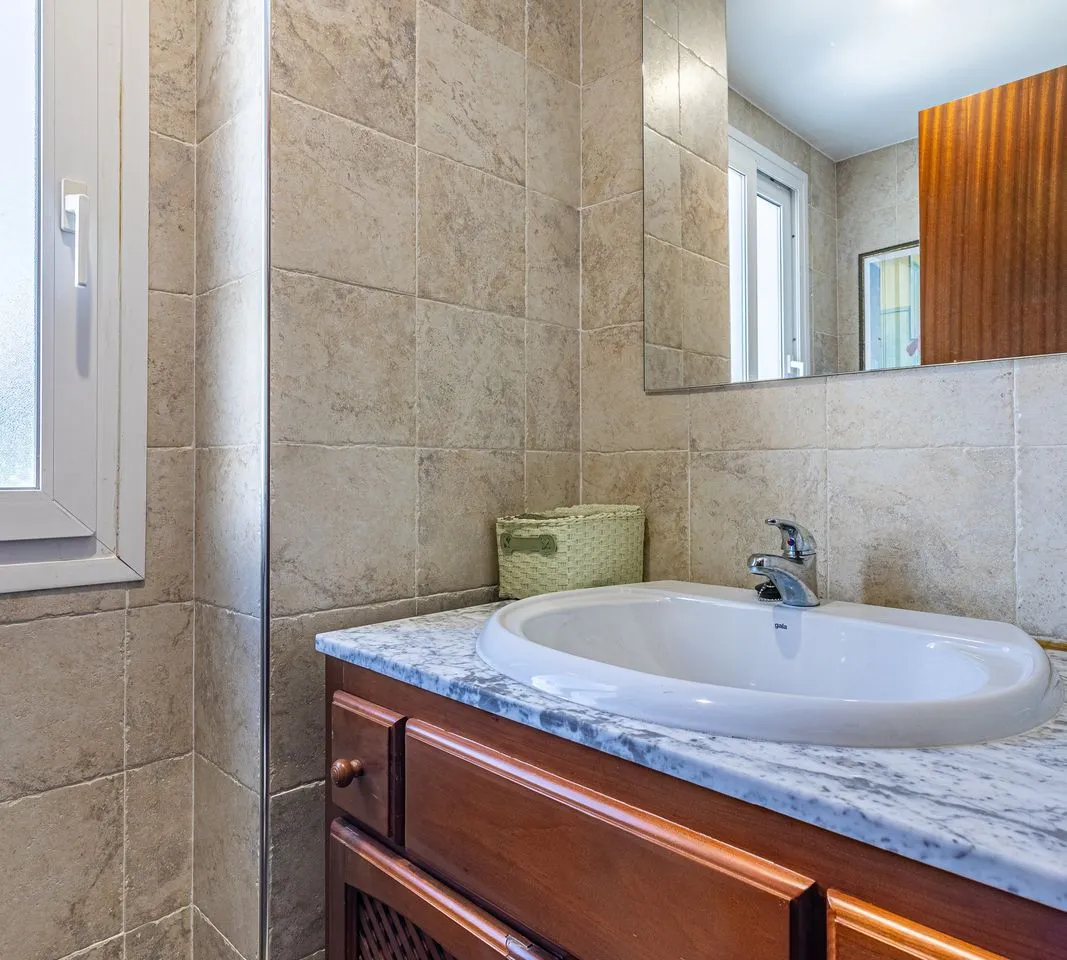 1fb84b1a-c9a6-489f-8bf5-627db1ad4f0c