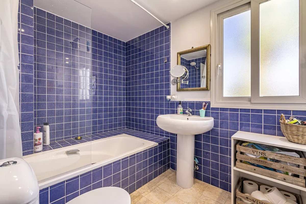 9a3ebc4b-704f-4a4e-9dd2-382c2d185ed5