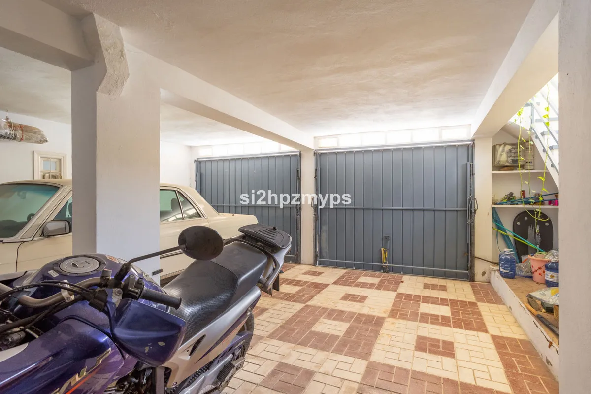 ef691eb0-c88f-4f03-930b-41ce98d2597d