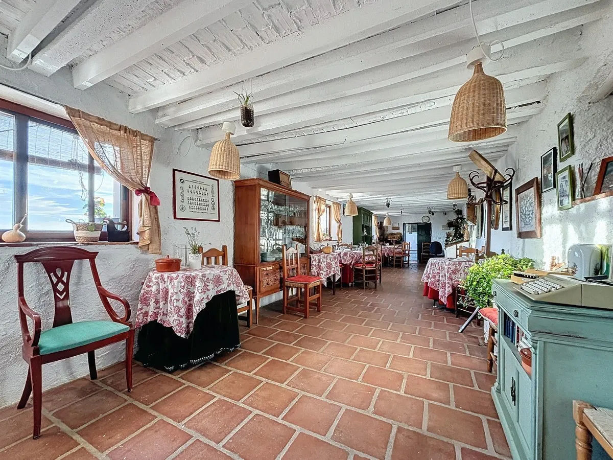 166a88f4-9f49-411c-b411-0fac3df9d9b5