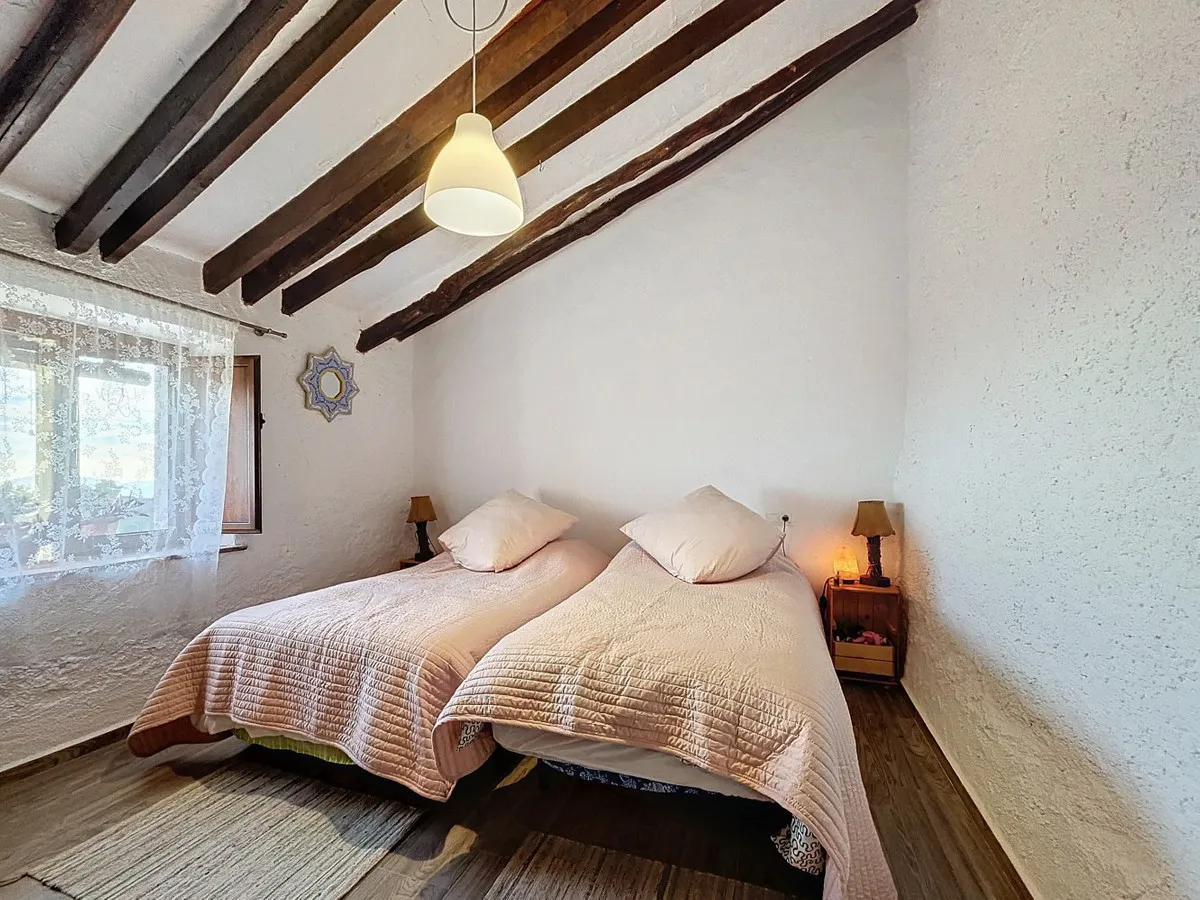 8c79afaf-b3fa-45b8-b878-3fc6604f4946