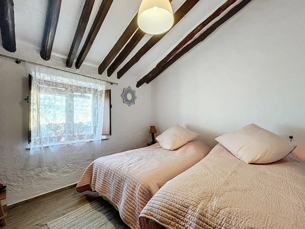 b47c35cc-a629-40f8-bf49-f1af9192a1c3