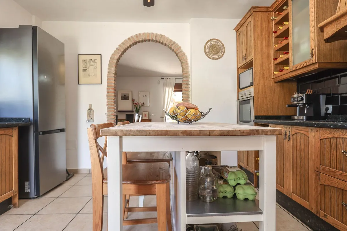 ea2dc776-caba-41d4-8a17-5d5808297e72