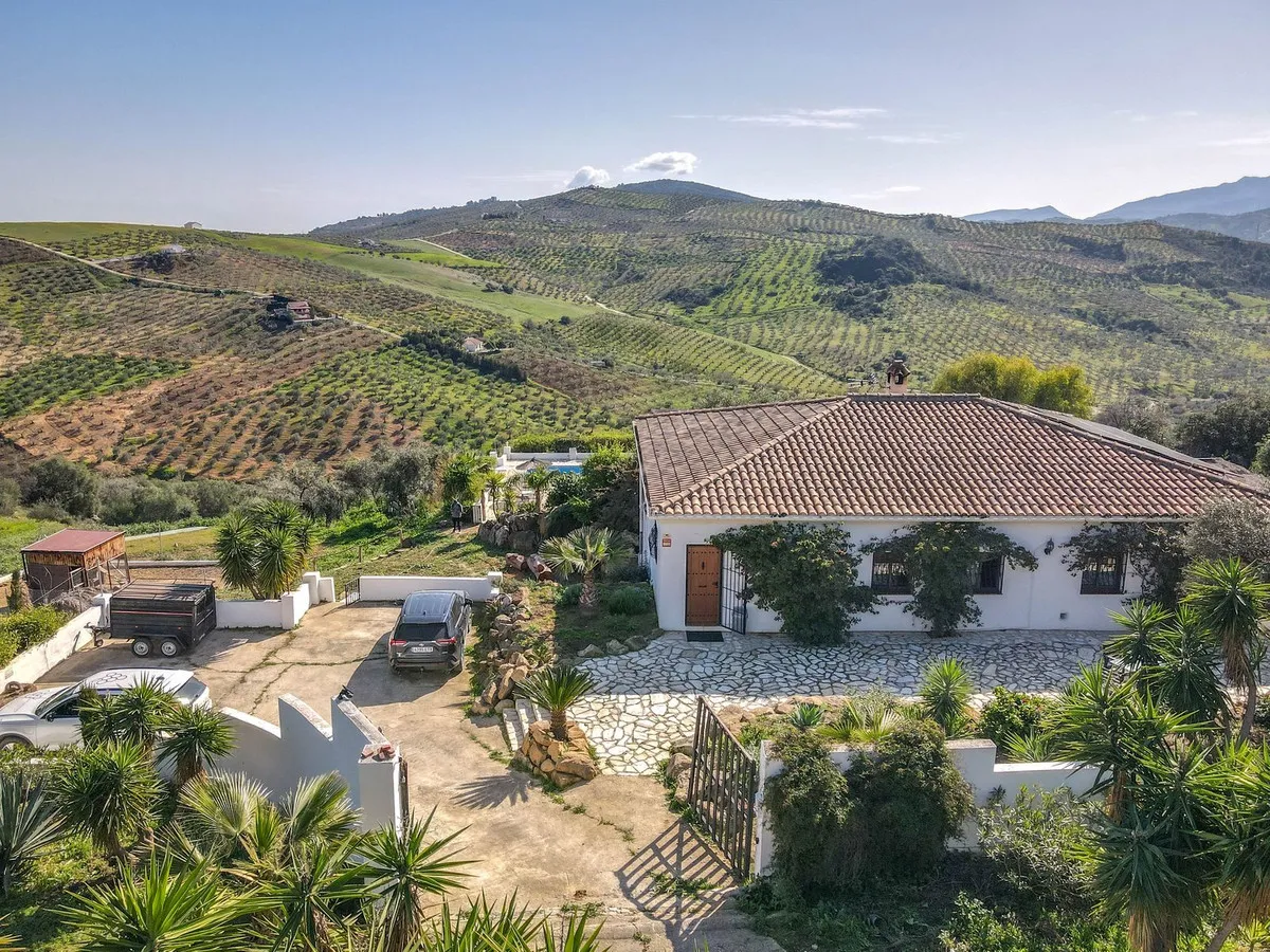 f0986a03-4d6b-48f5-a7a7-22fe95fdeab4