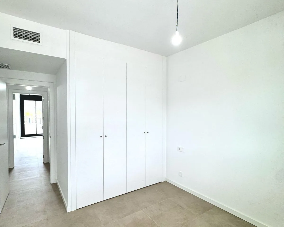 305482b0-bd0d-40a0-bb1d-d8432b45cacd