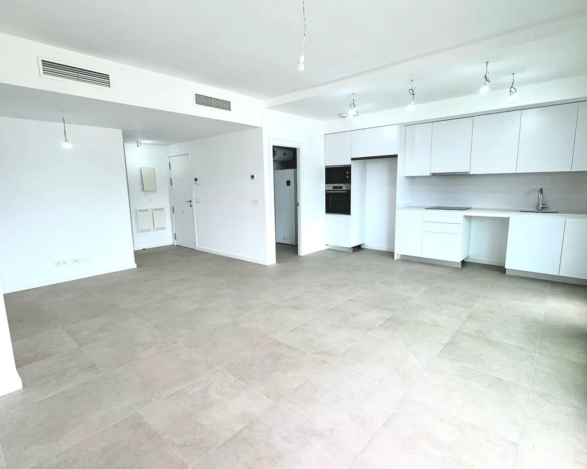 3cb3c32b-02d7-4945-904e-40e8cc380677