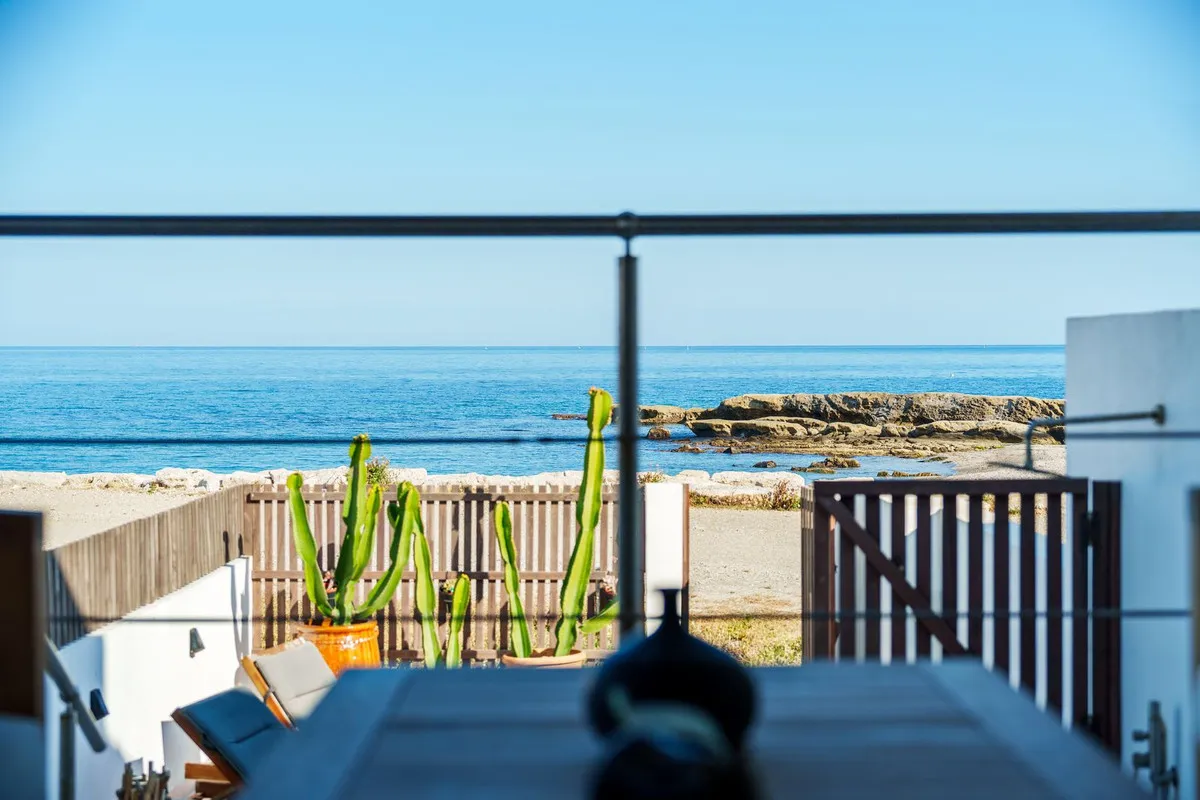 ff8fa6ad-1e9c-41fc-bb9b-90bfe9db2806