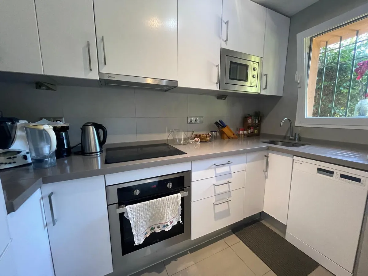 c34cbe79-1f90-43bb-8c0f-4b36bceeee2c