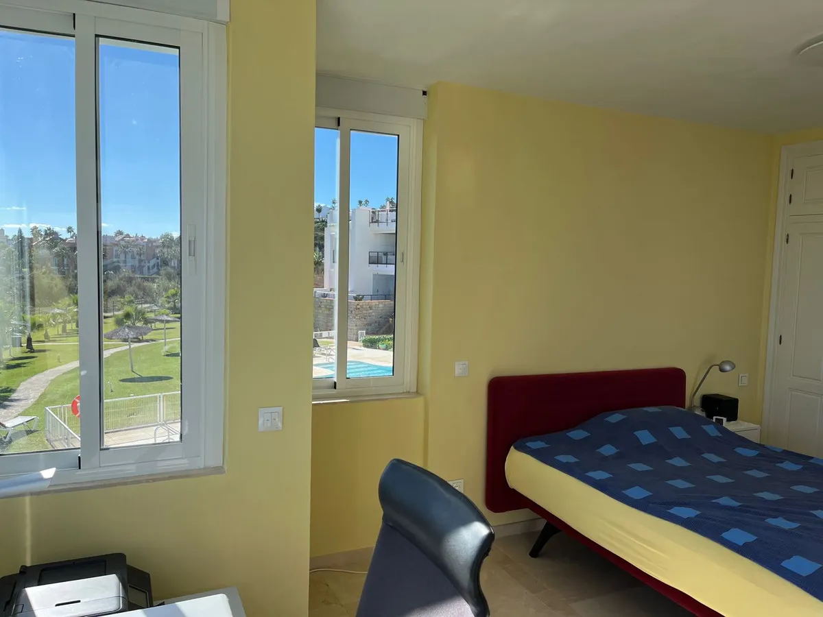 7e294a6c-c7d9-475d-8277-e0478de024e1