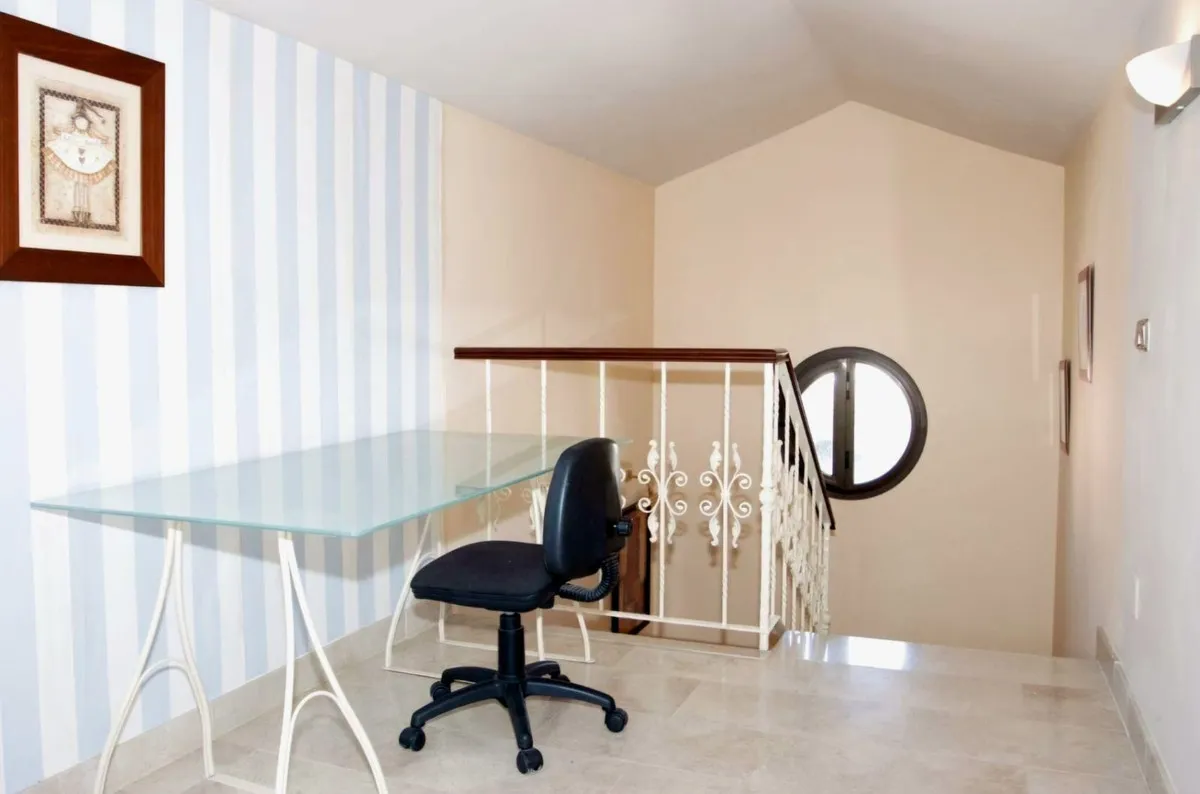 6e34b070-2c1e-43ab-8b72-453c4a1e5ad9